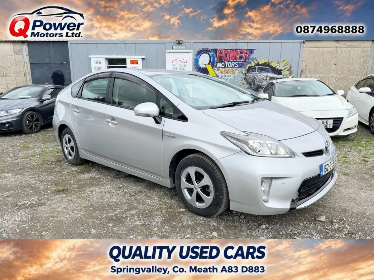 Toyota Prius 2015 Hybrid Low Mileage - Image 1
