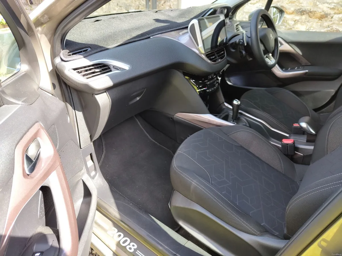 PEUGEOT 2008 ACTIVE 1.2 ECOMATIQUE (AUTO) - Image 6
