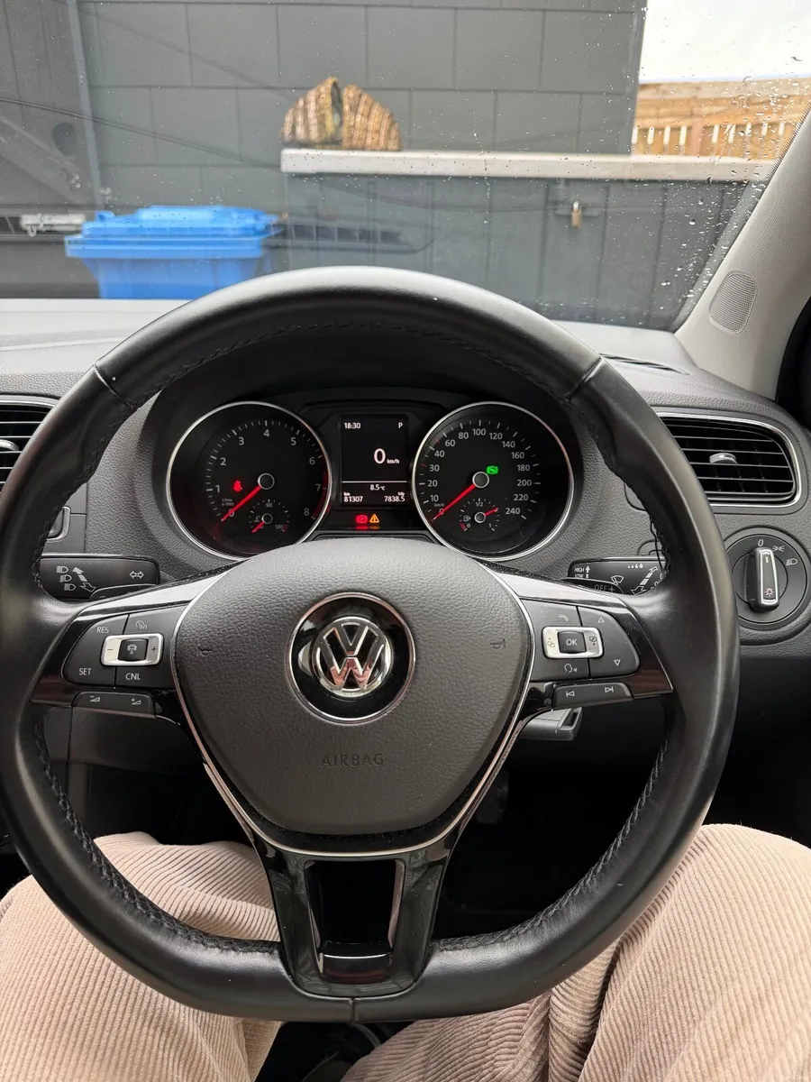 Volkswagen Polo 2015 - Image 3
