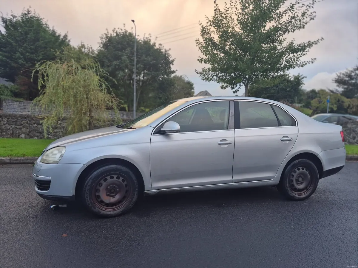 Volkswagen Jetta 2007 - Image 2