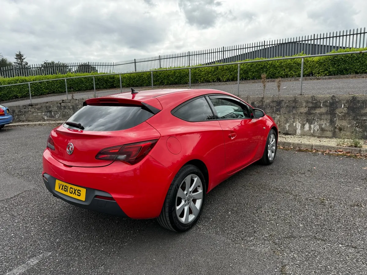 Vauxhall Astra CDTi GTC Sport - Image 5
