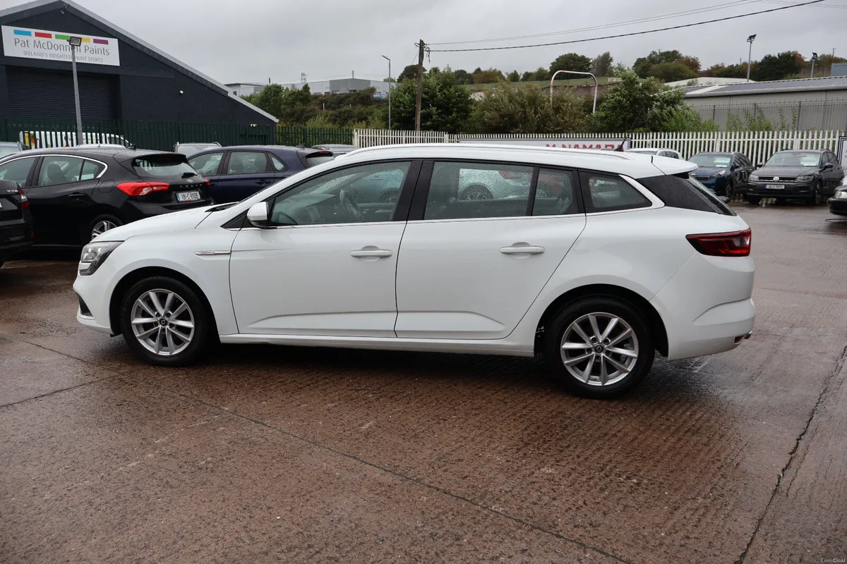 Renault Megane Sports Tourer Exceptional Condition - Image 6