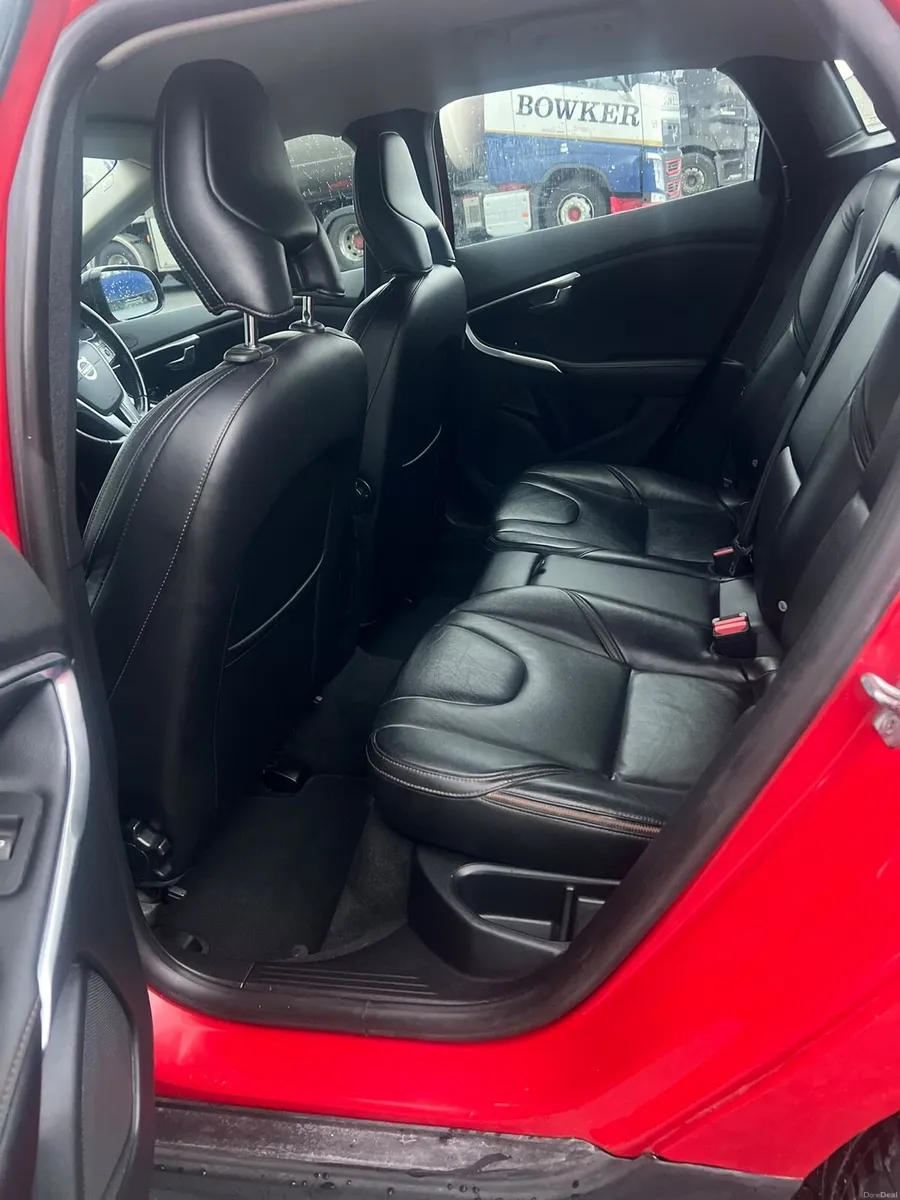 VOLVO V40 CROSS COUNTRY - Image 3