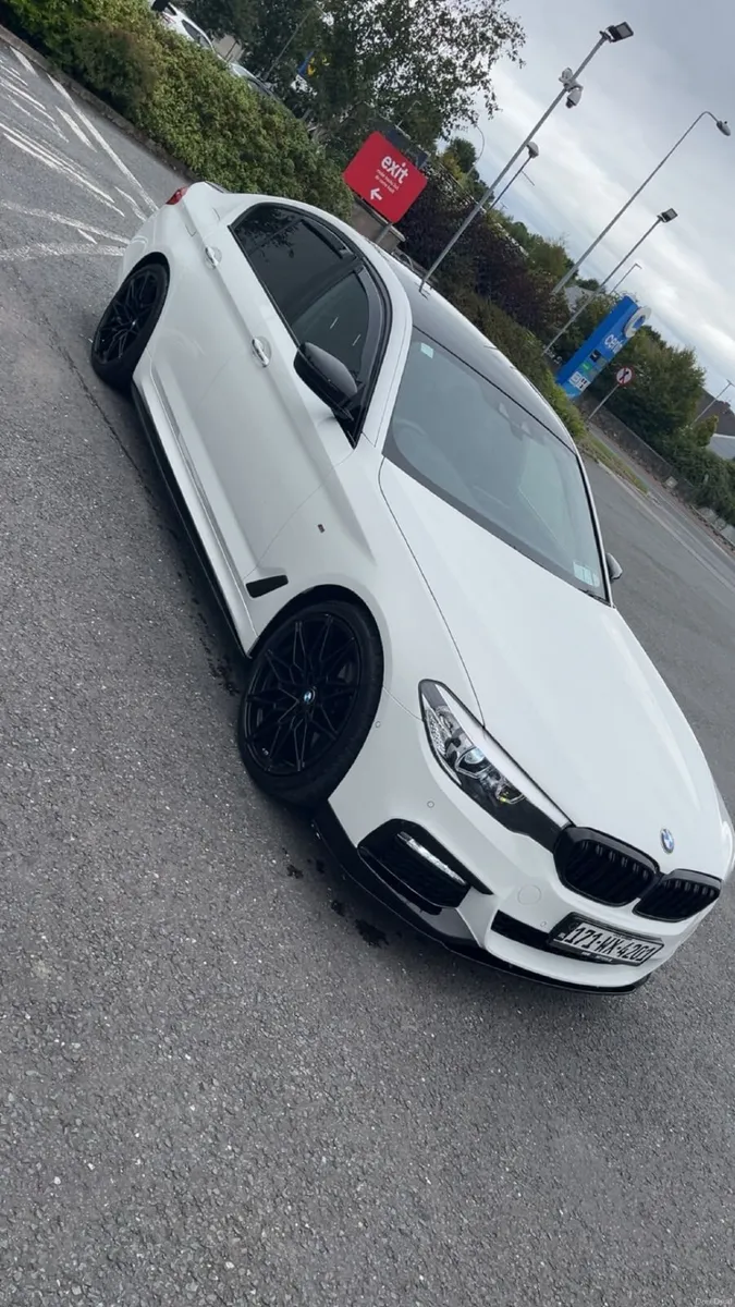 BMW 5-Series 2017 - Image 1