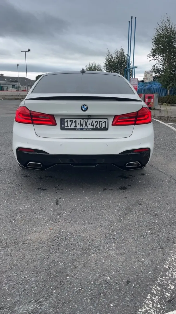 BMW 5-Series 2017 - Image 2