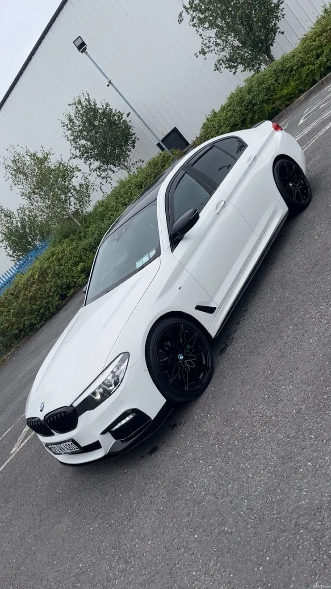 BMW 5-Series 2017 - Image 5