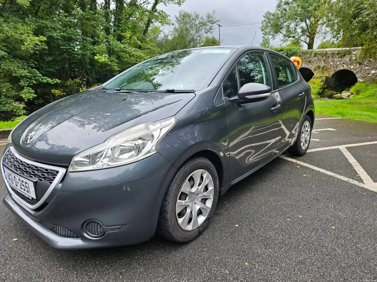 Peugeot 208 - Image 2