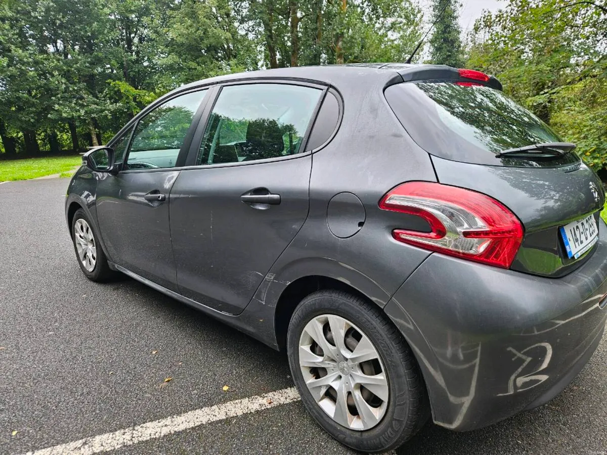 Peugeot 208 - Image 4