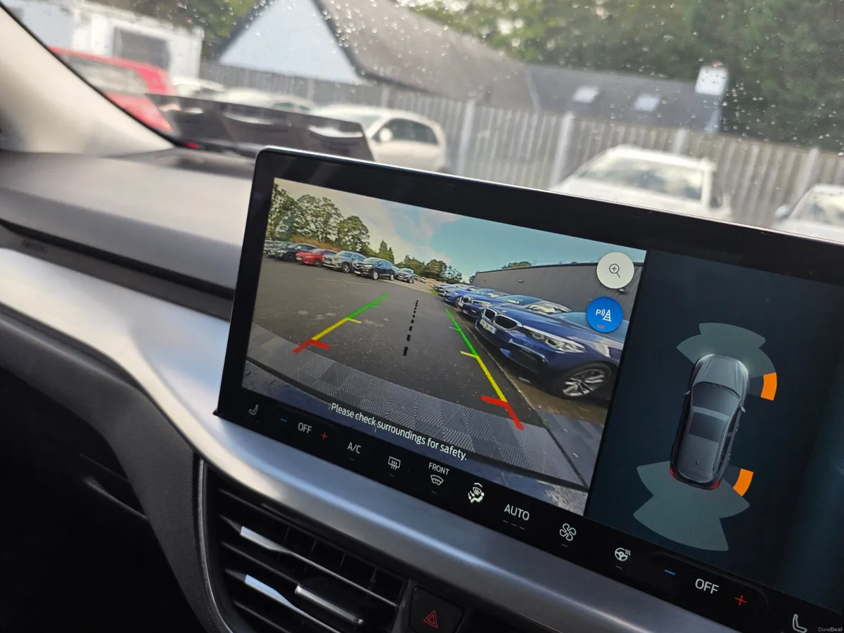2023 Ford Focus 1.0T TITANIUM // SAT NAV - Image 6