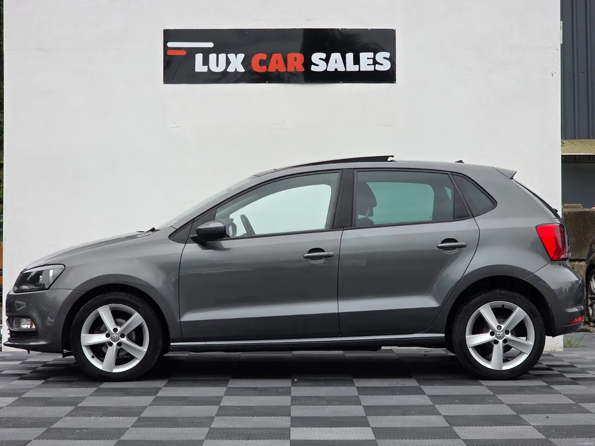 2016 Volkswagen Polo 1.0 FUN // PANORAMIC ROOF - Image 3