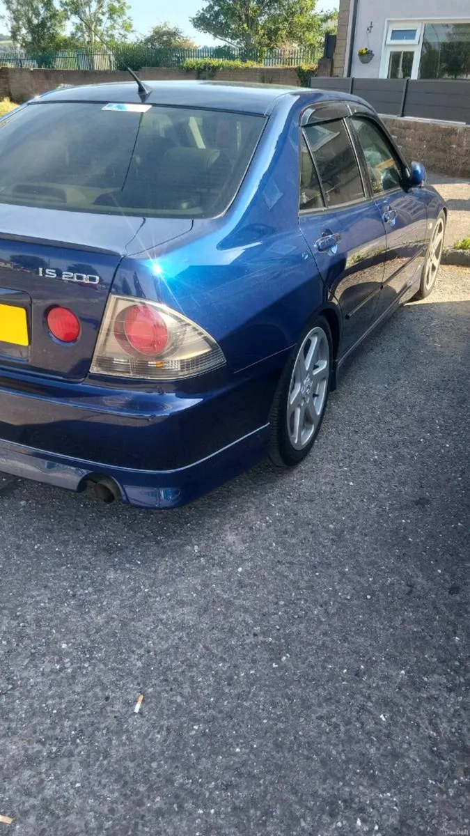 Lexus is 200 - Image 5