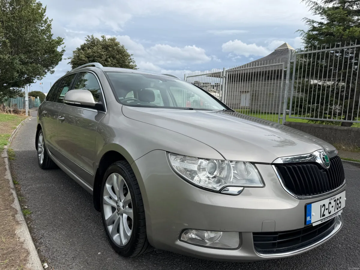 Skoda Superb 2012 COMBI AMBIENTE 2.0 TDI 170 M/T 4 - Image 1