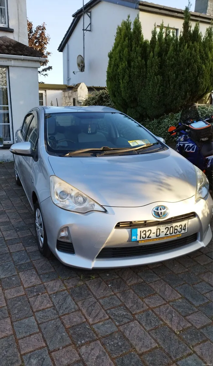 Toyota Aqua Hybrid 6290€ - Image 1