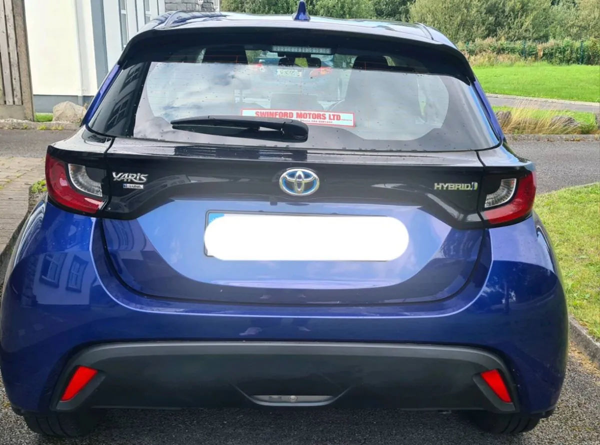 2023 Toyota Yaris - Image 3
