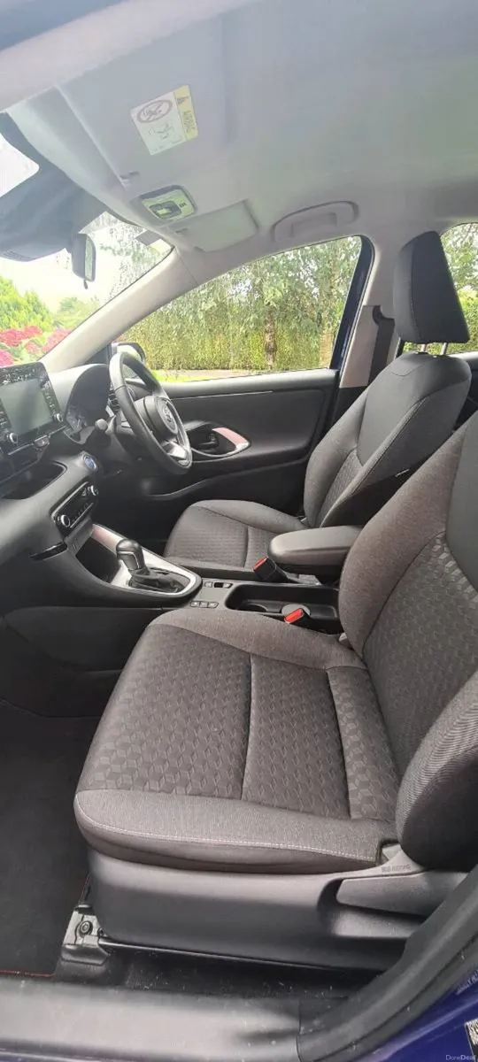 2023 Toyota Yaris - Image 4