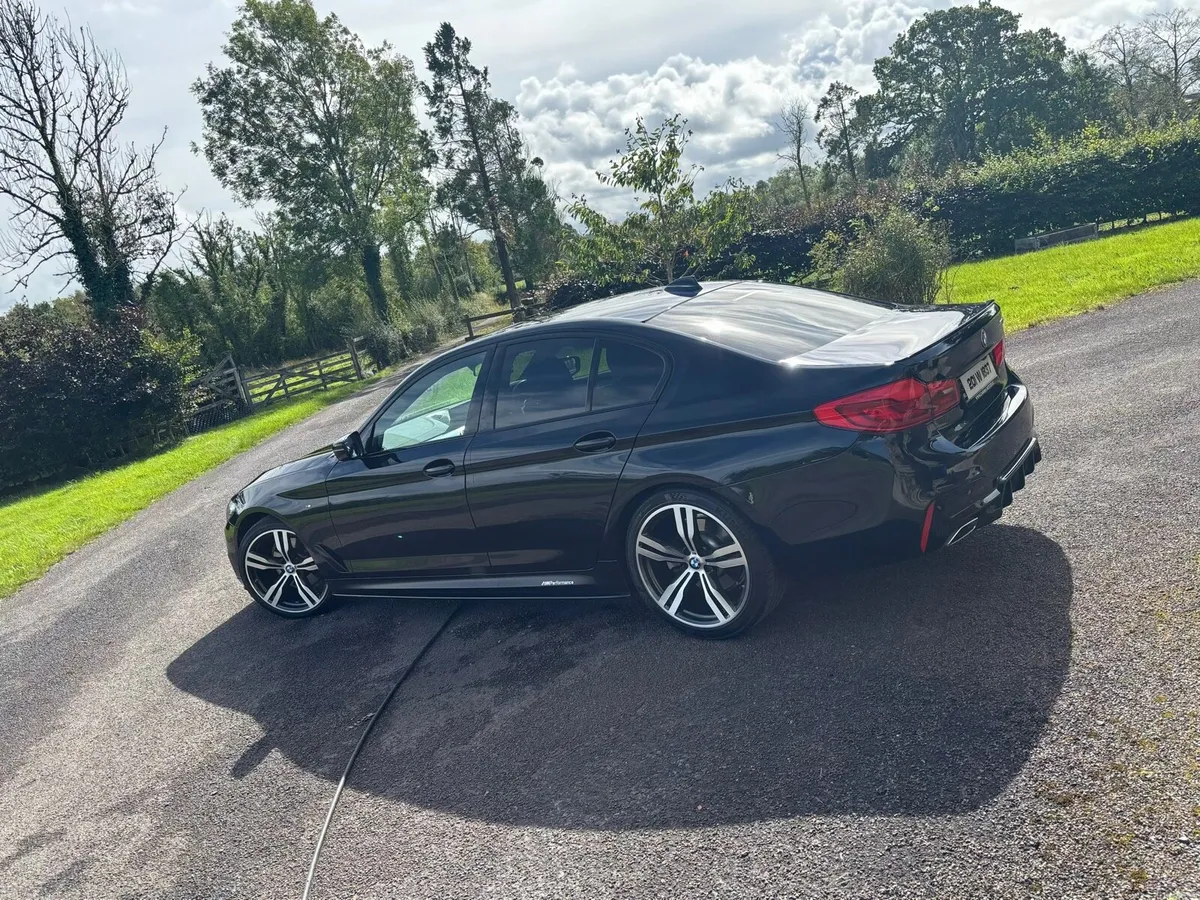 G30 MSport BMW Carbon Black - Image 2