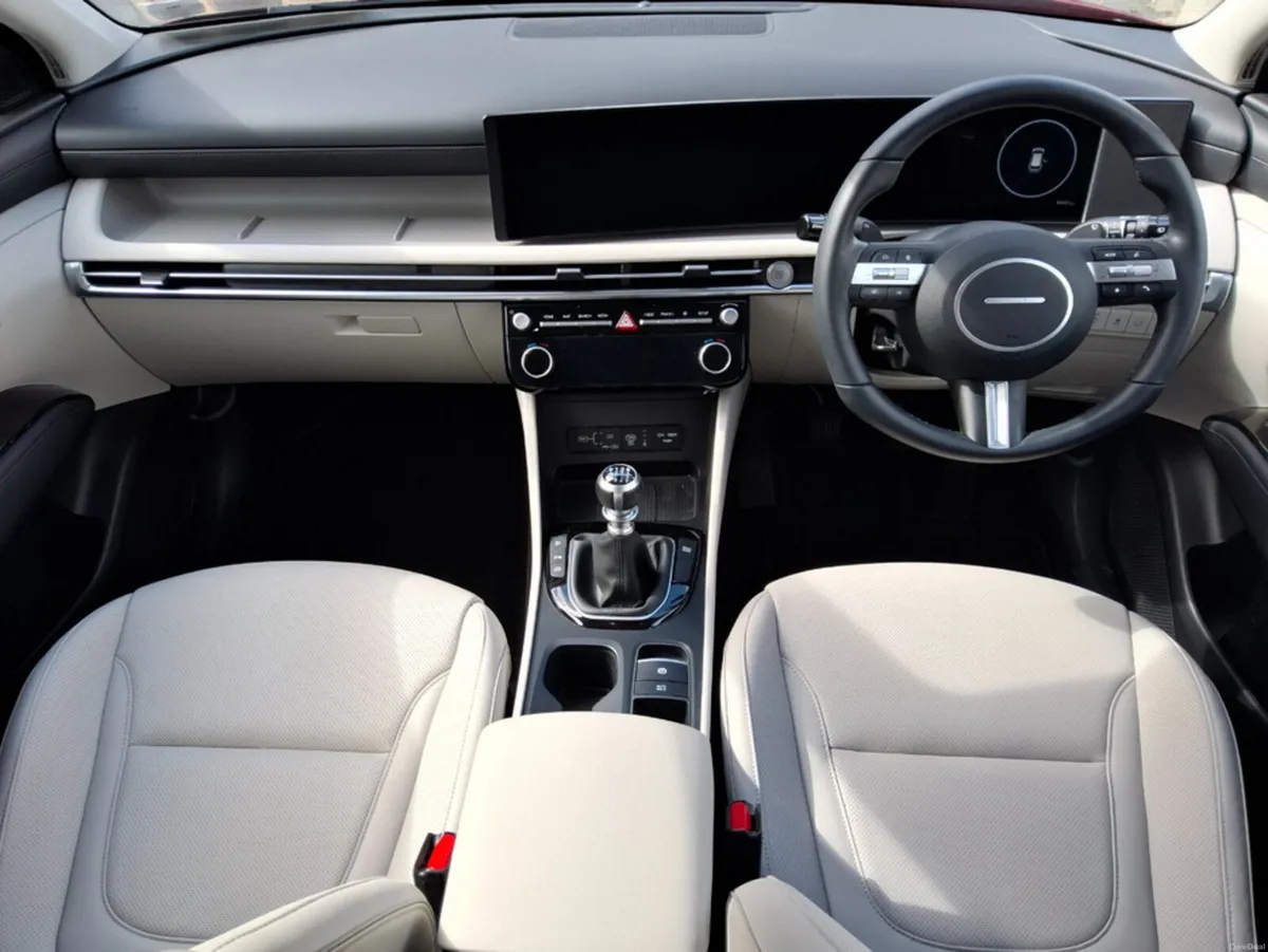 Hyundai Tucson EXECUTIVE PLUS ** SIDE STEPS ** VER - Image 5