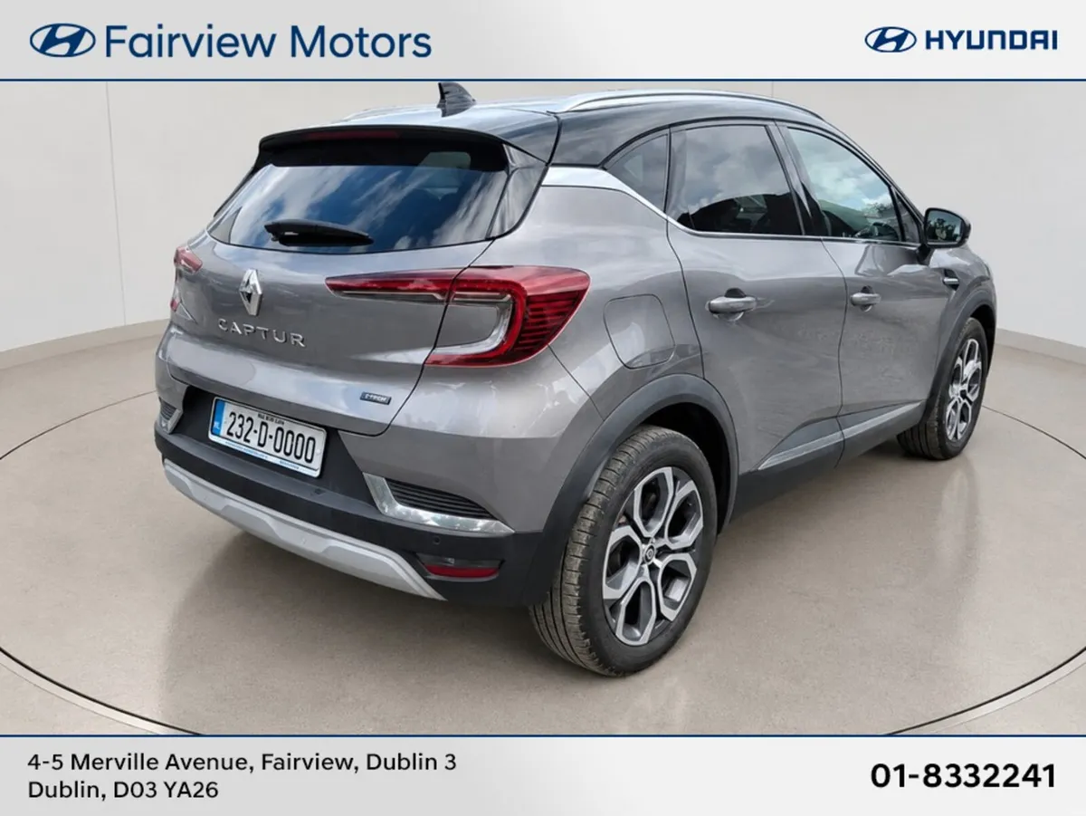 Renault Captur TECHNO E-TECH ** PLUG IN HYBRID ** - Image 2