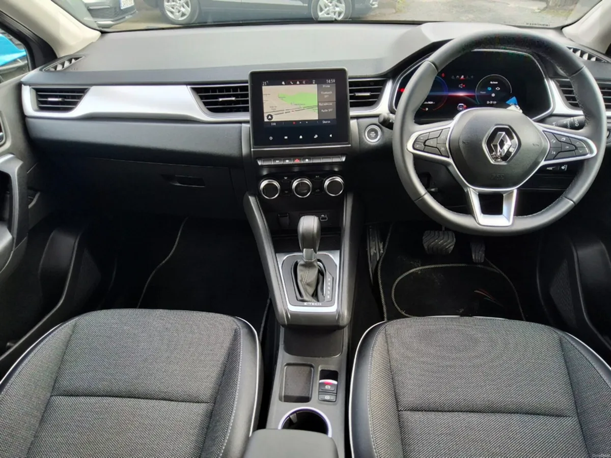 Renault Captur TECHNO E-TECH ** PLUG IN HYBRID ** - Image 5