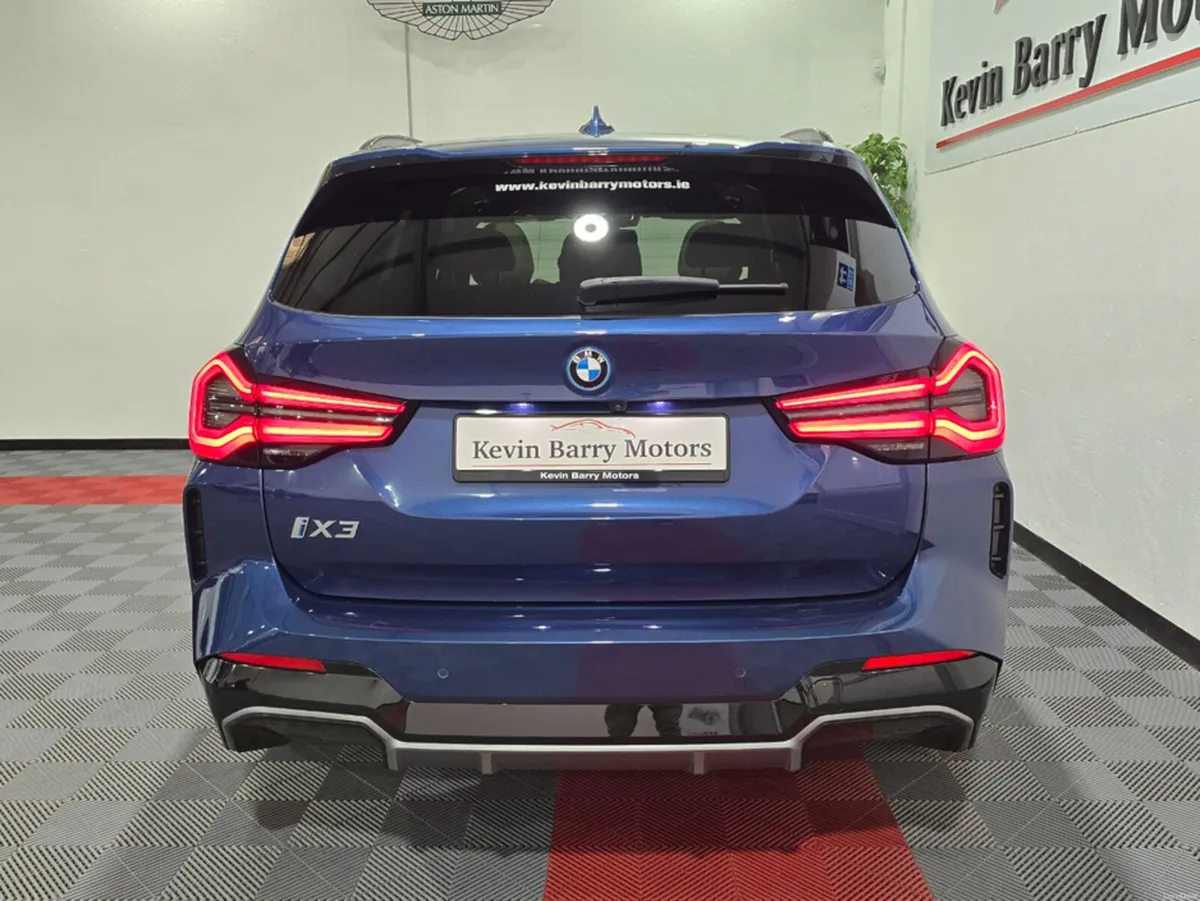 BMW iX3 M SPORT (PAN ROOF / OYSTER LEATHER) AUTOMA - Image 3
