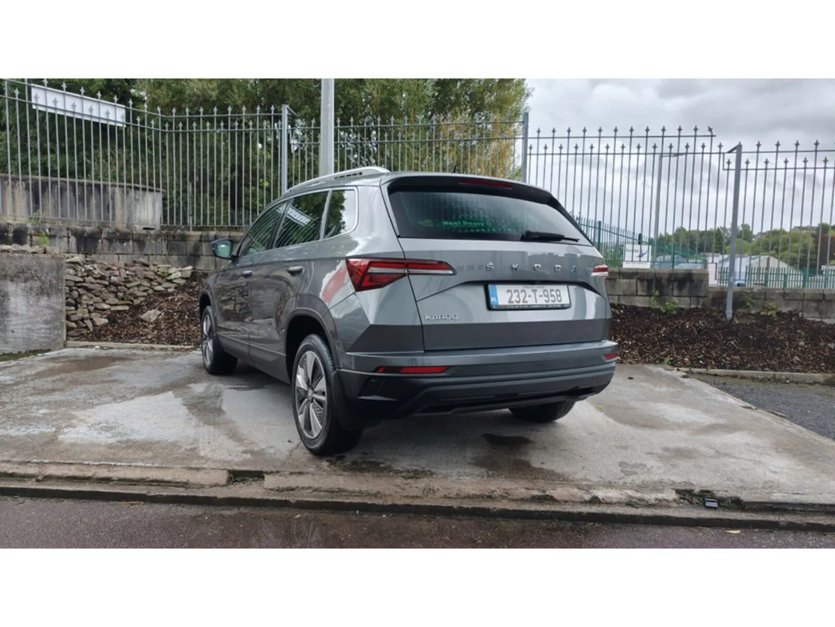 Skoda Karoq FACTORY EXTRAS - PARKING PACK - WINTER - Image 3
