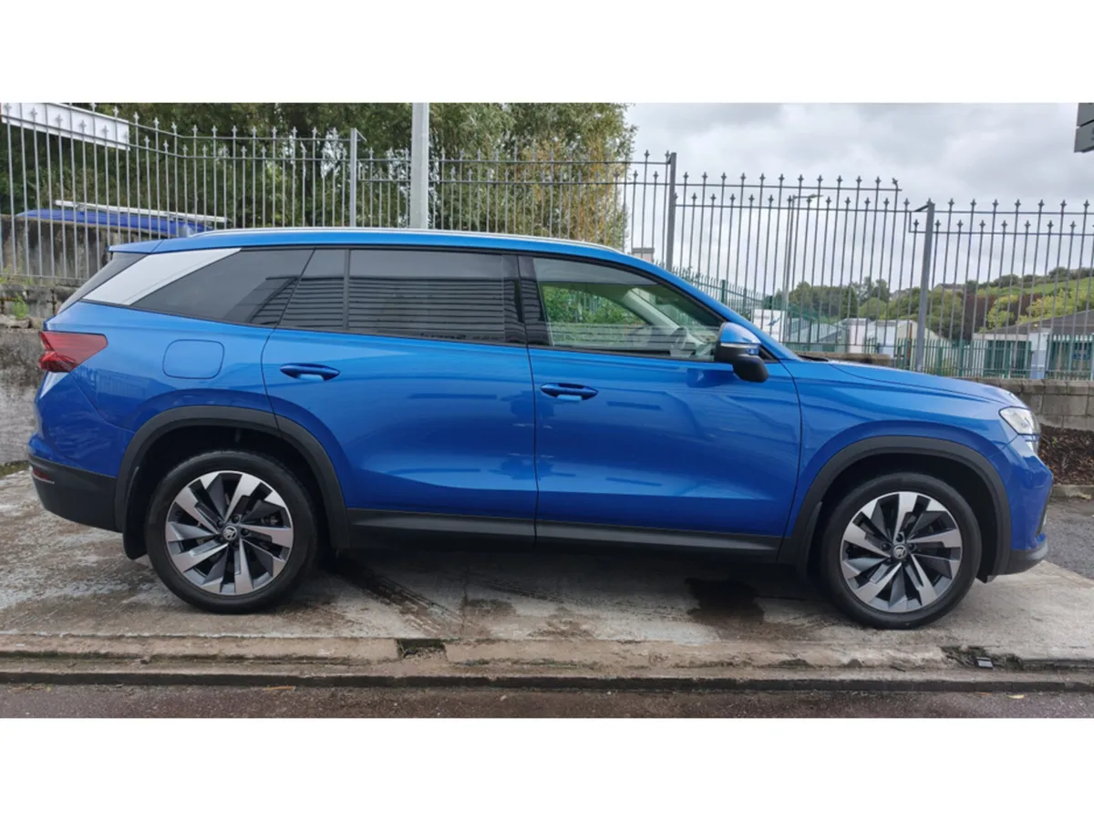Skoda Kodiaq SELECTION PLUS - AUTO - RACE BLUE - Image 6