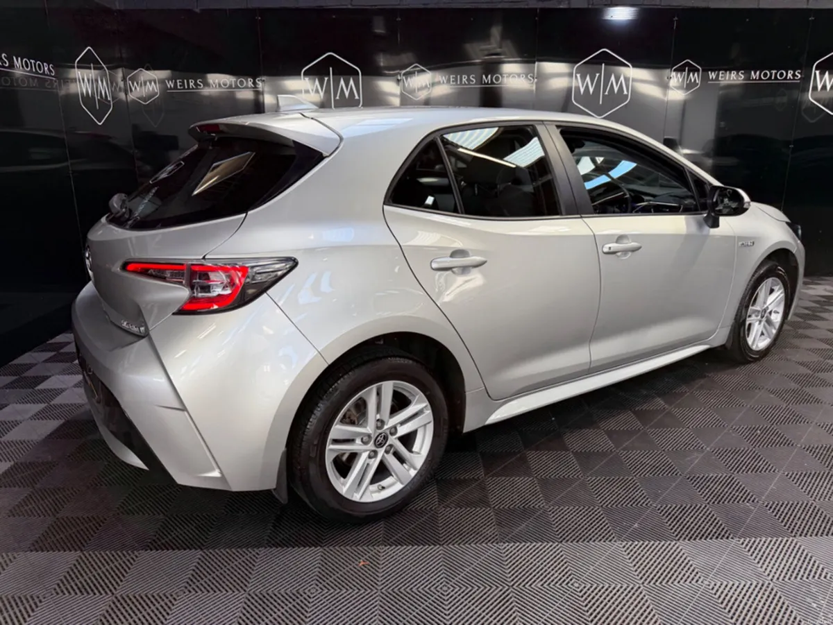 Toyota Corolla HYBRID LUNA H/B AUTO A 4DR ONE OWNE - Image 6