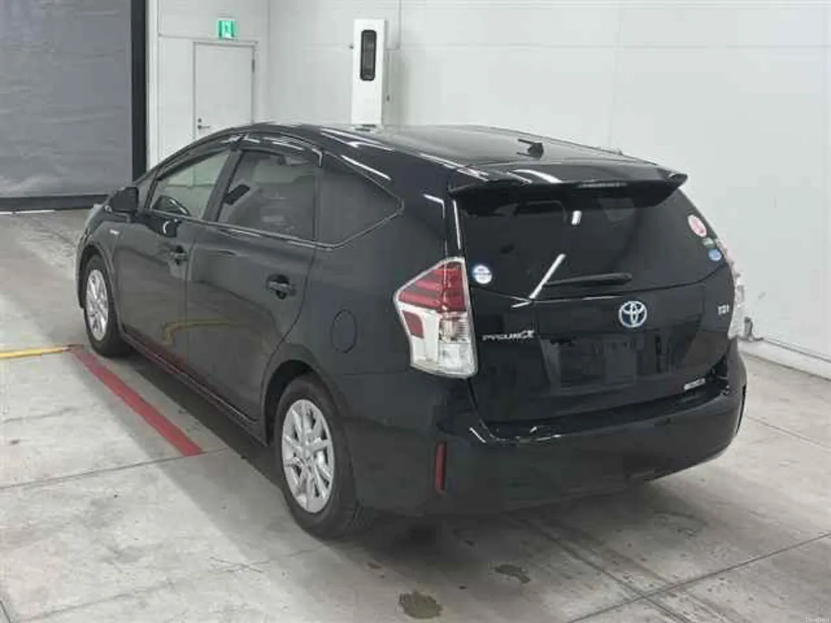 Toyota Prius 2018 ALPHA 5 seater *LOW MILEAGE* - Image 2