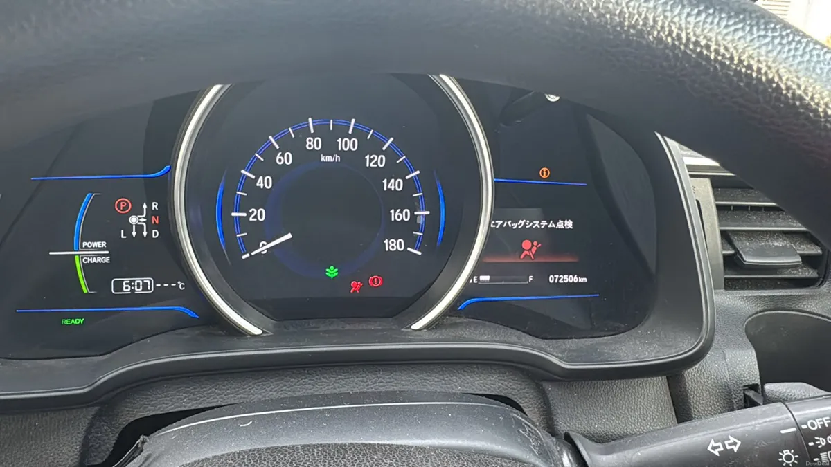 2015 Honda Fit /hybrid| Only 73000 KM - Image 2