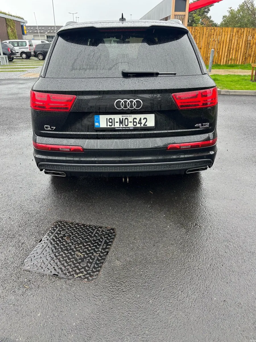 Audi Q7 - Image 6