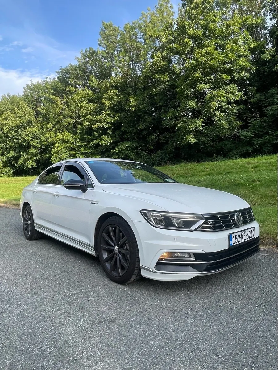 Volkswagen Passat 2.0 TDI R-LINE - Image 2