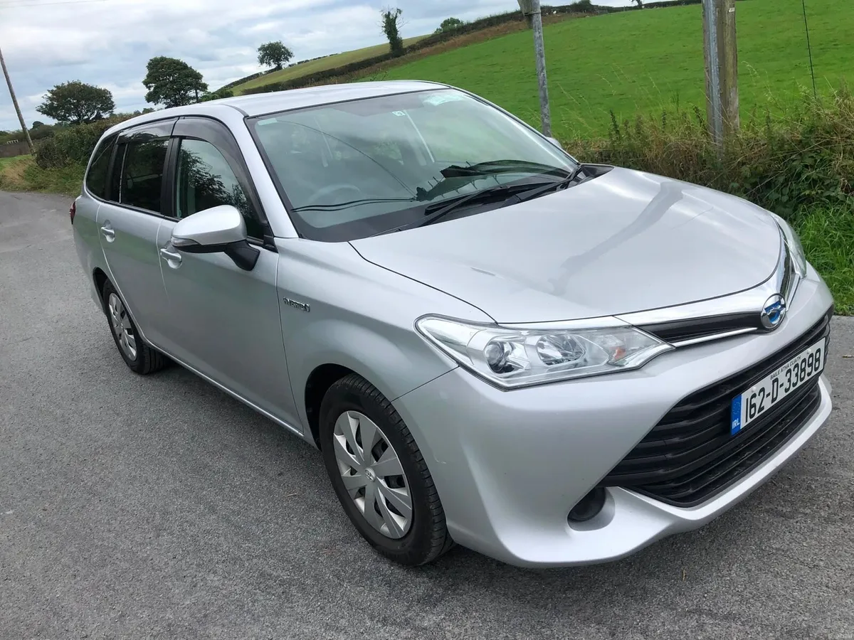 2016 Toyota Corolla Fielder - Image 2