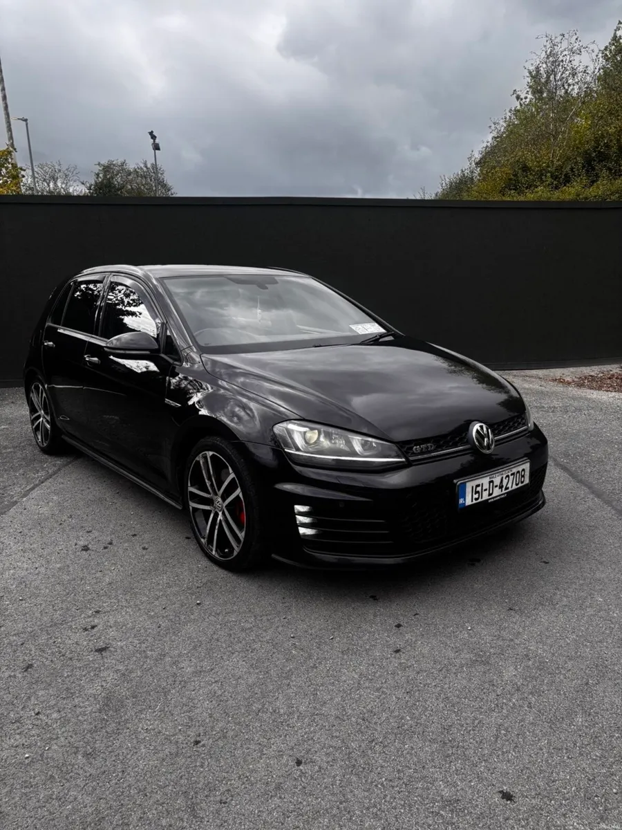 2015 Volkswagen Golf GTD - Image 2