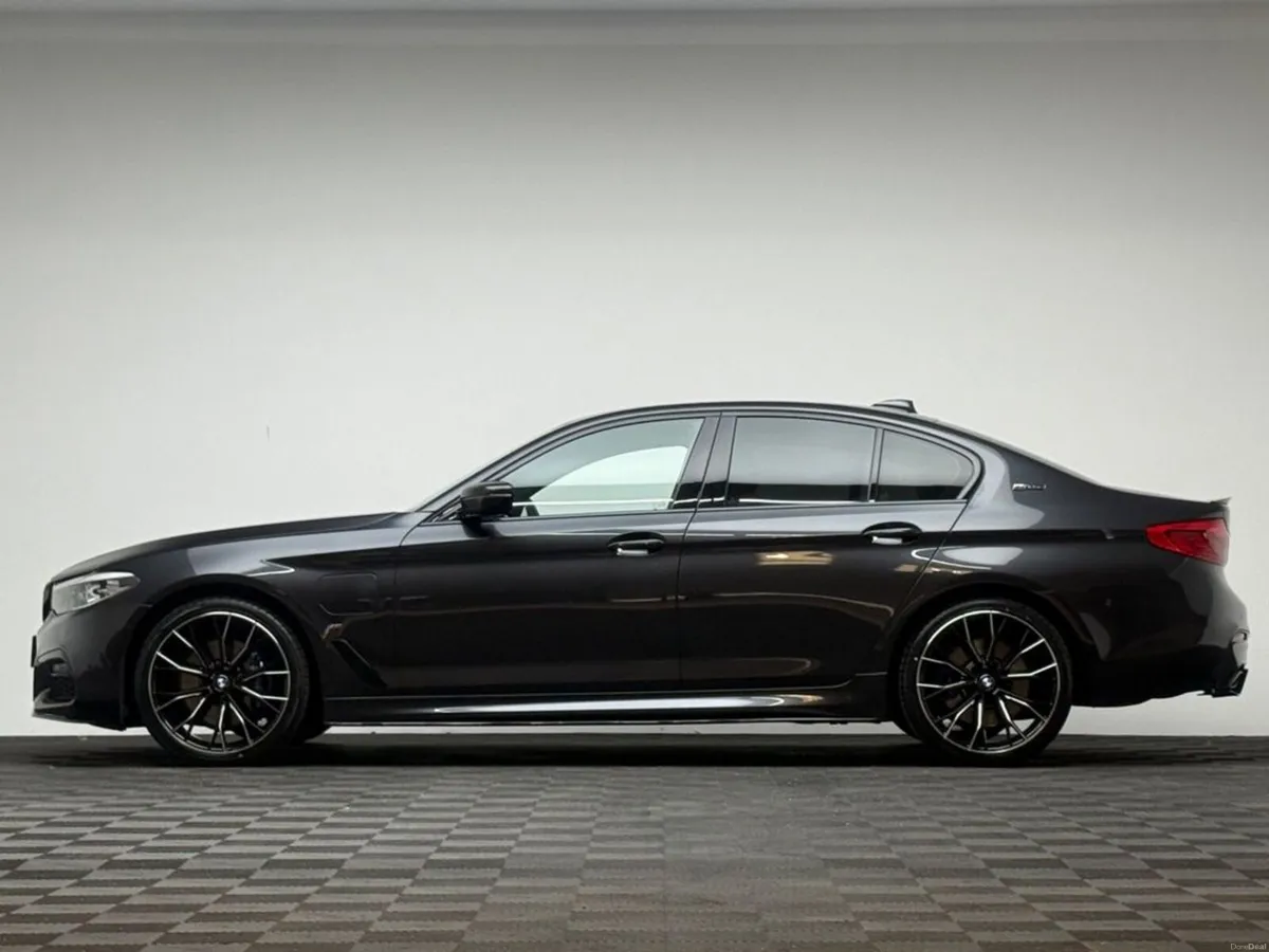 BMW 5-Series 530E M SPORT - Image 4