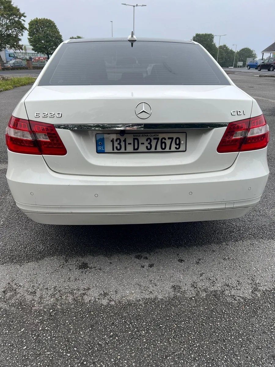 Mercedes-Benz E220 - Image 4