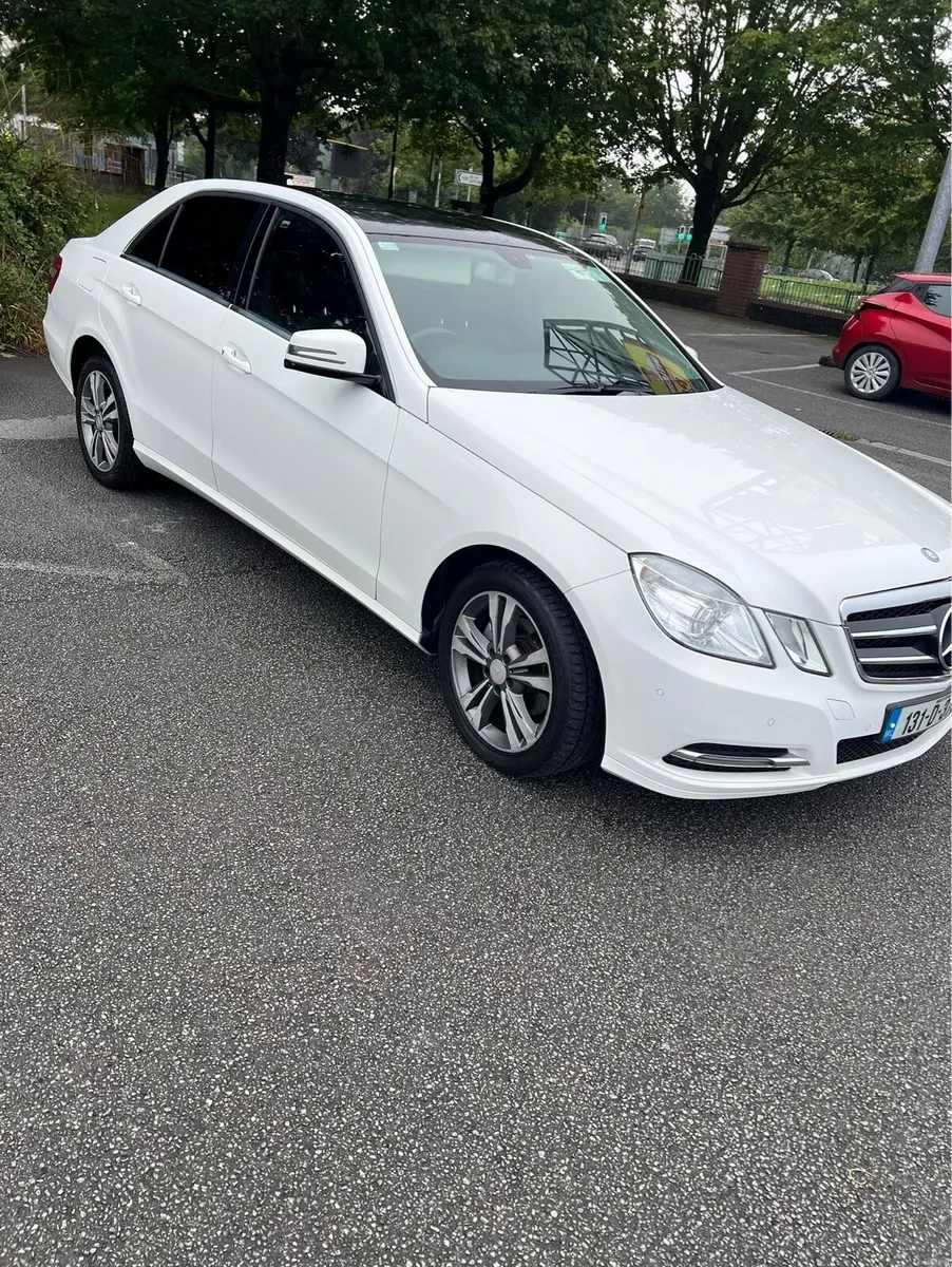 Mercedes-Benz E220 - Image 2