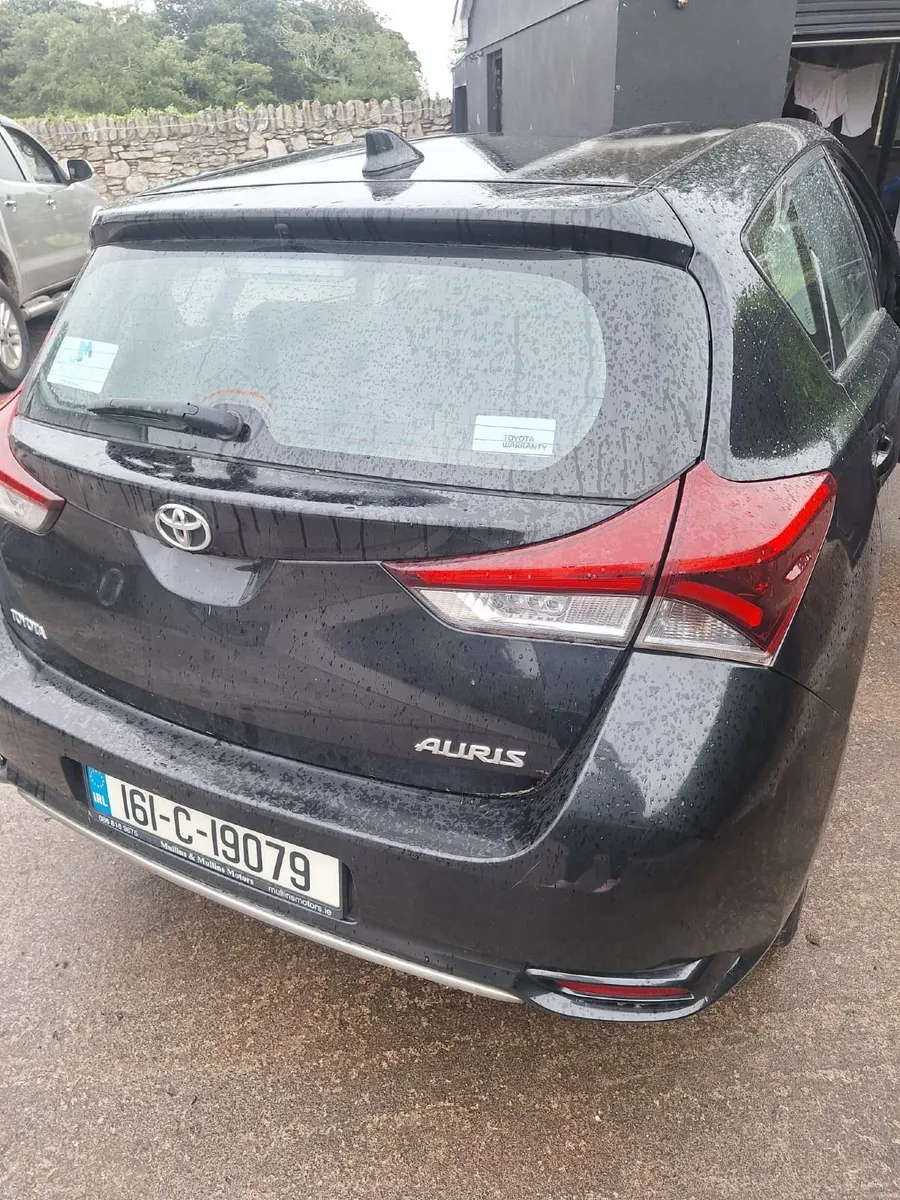 Black Toyota Auris 2016 - Image 3