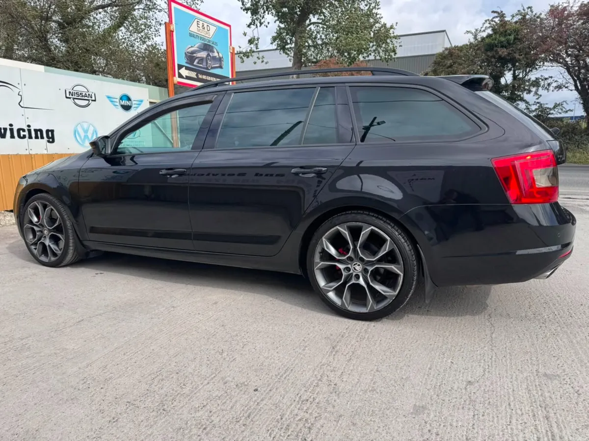 151 Skoda Octavia 2.0TDI 184HP RS Pan Foof - Image 5