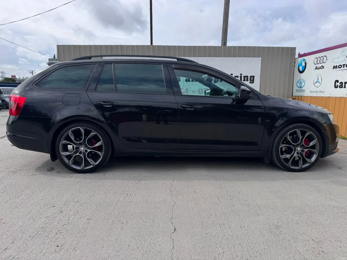 151 Skoda Octavia 2.0TDI 184HP RS Pan Foof - Image 2
