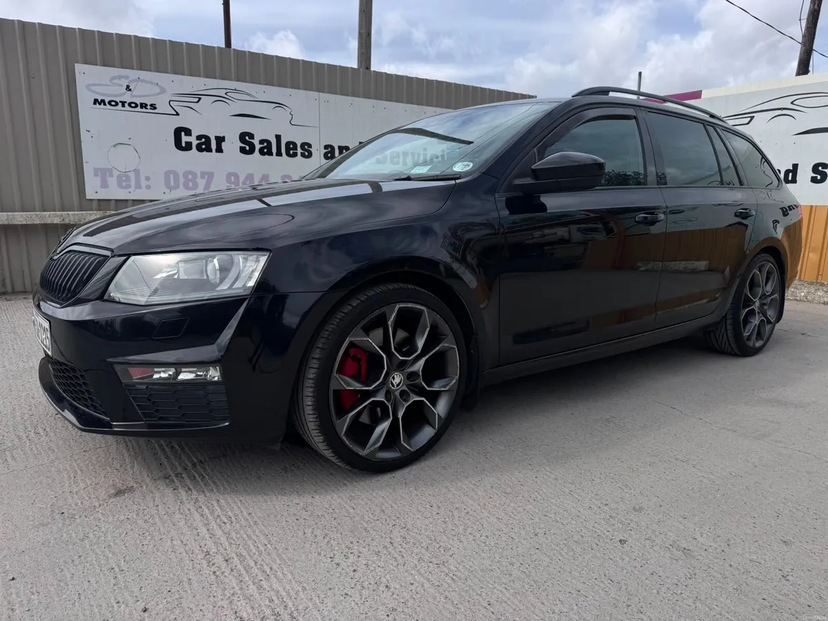 151 Skoda Octavia 2.0TDI 184HP RS Pan Foof - Image 1