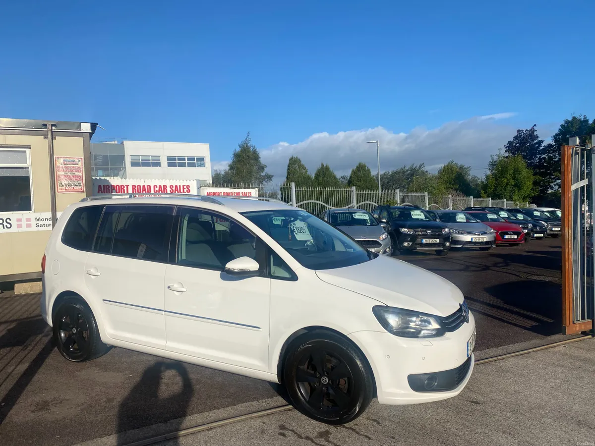 Volkswagen Touran 2013 AUTOMATIC - Image 1