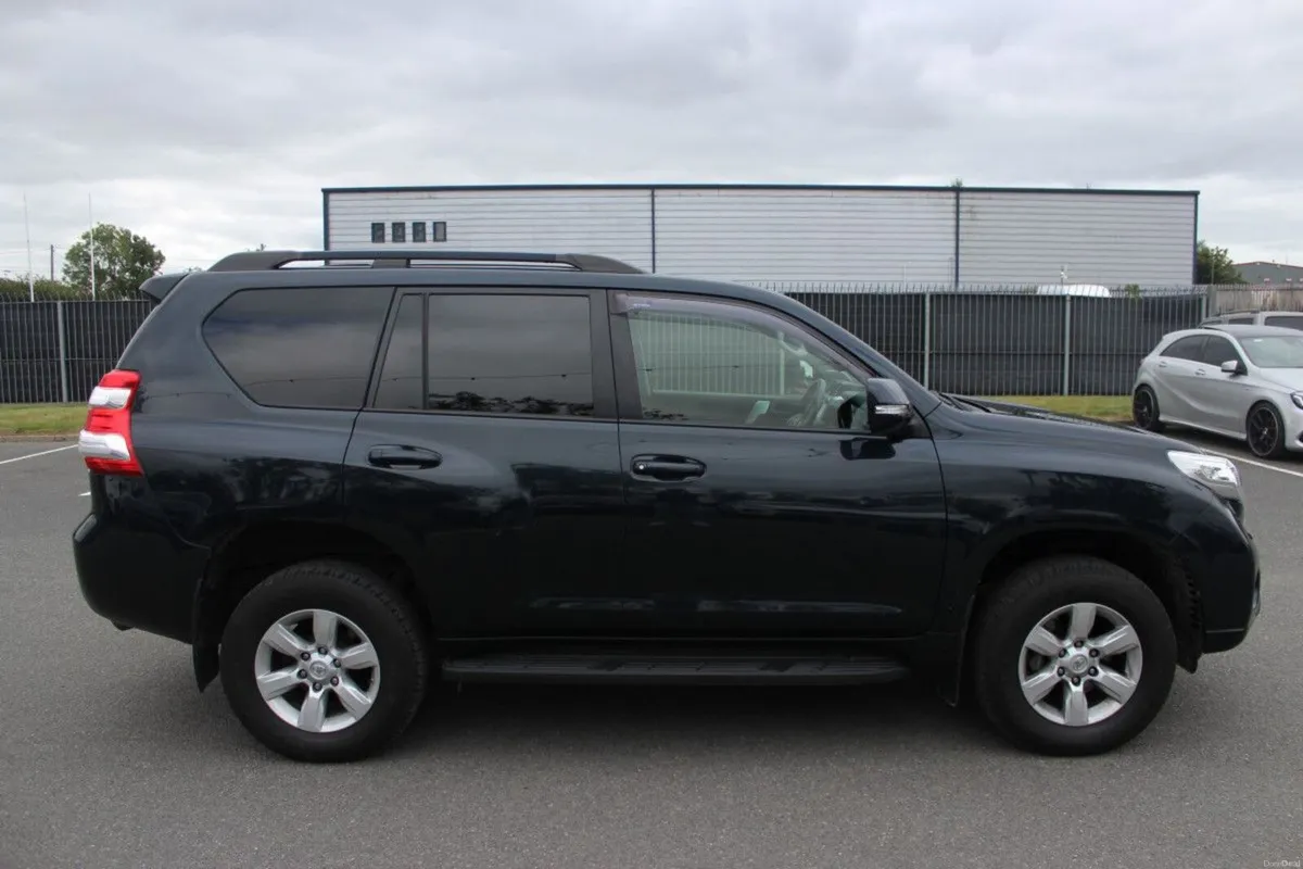 Toyota Land Cruiser LANDCRUISER LWB GX COM 4DR - T - Image 3