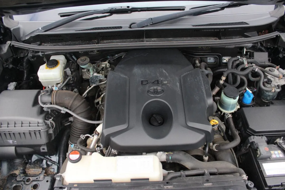 Toyota Land Cruiser LANDCRUISER LWB GX COM 4DR - T - Image 5