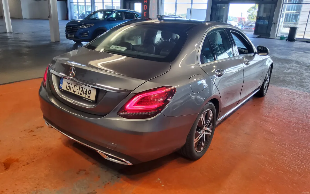 Mercedes-Benz C-Class 2019 - Image 3