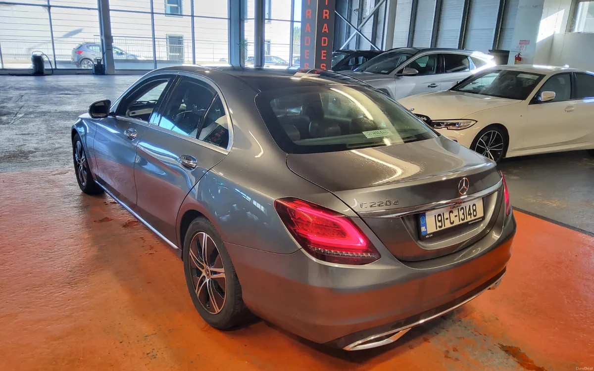 Mercedes-Benz C-Class 2019 - Image 5