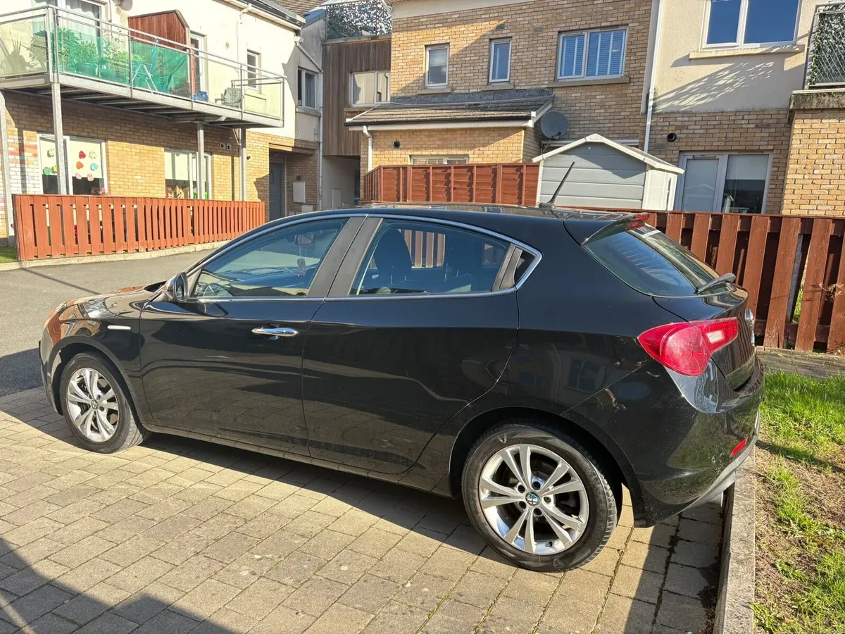 2014 Alfa Romeo Giulietta - Image 6