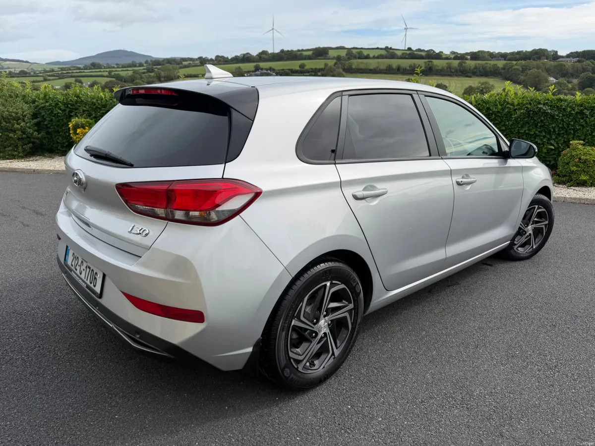 2021 (212) Hyundai i30 1.6 Diesel Deluxe 5Dr H/B - Image 4