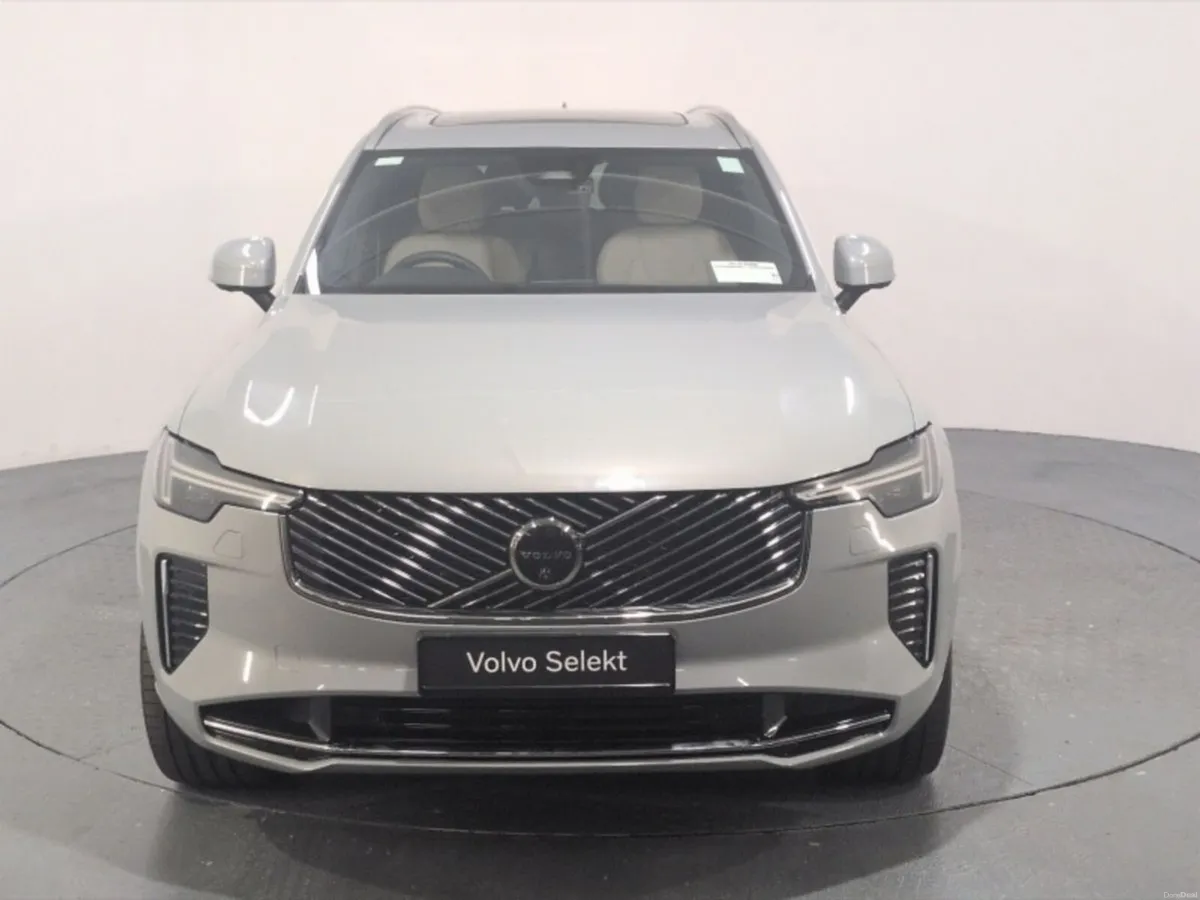 Volvo XC90 T8 PHEV Plus Bright - Image 2