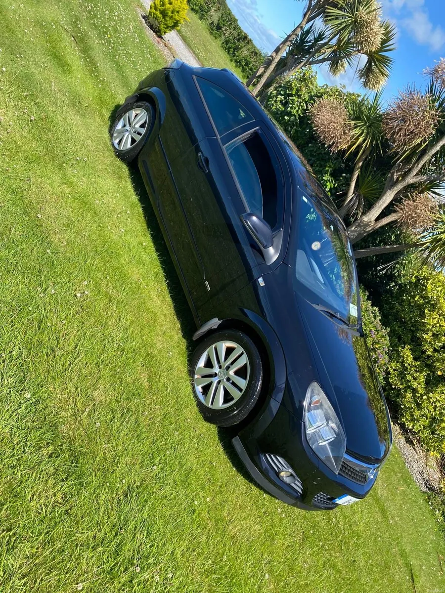 Opel Astra 2011 - Image 3