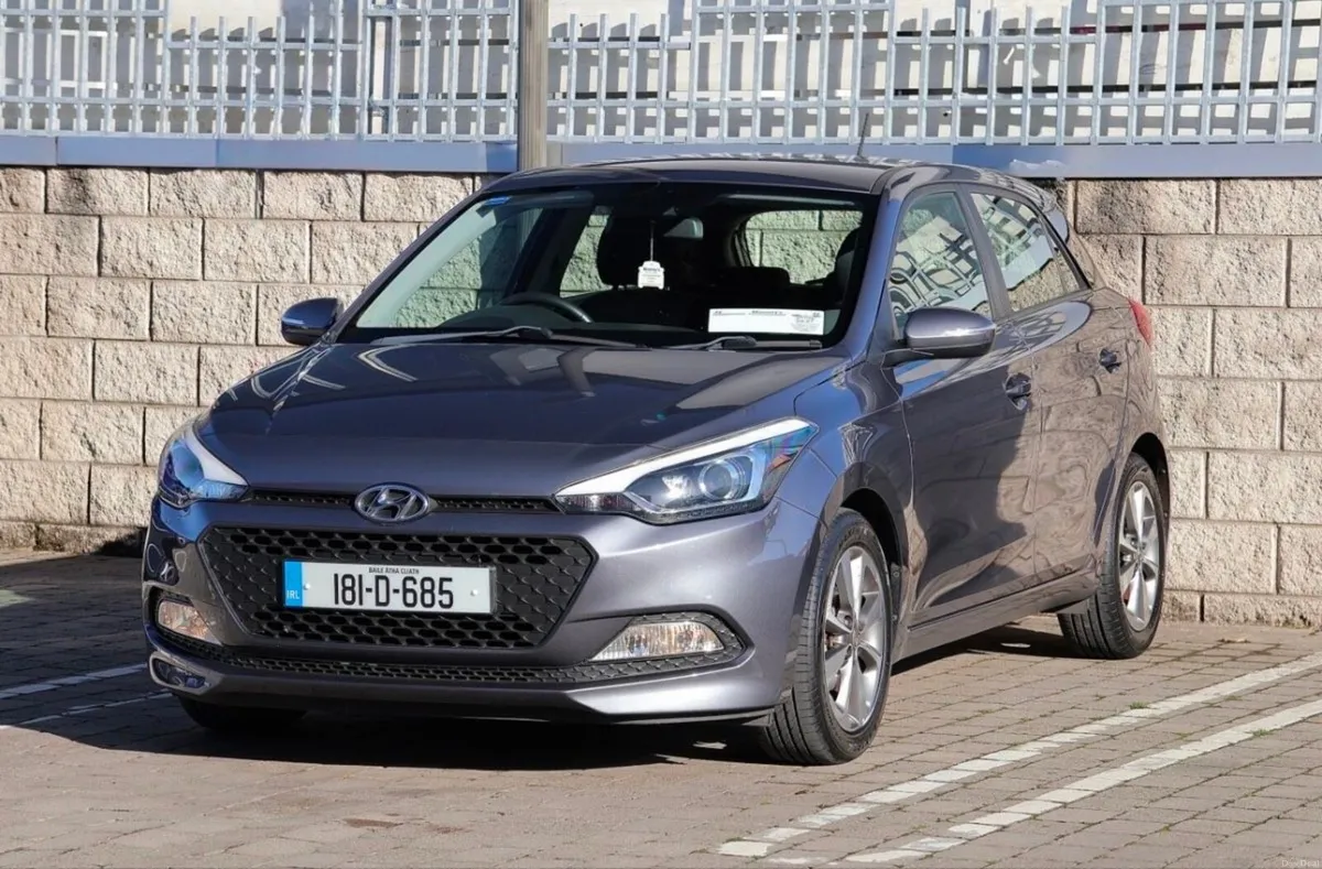 Hyundai i20 1.2 Deluxe, 1 owner , low mileage - Image 3